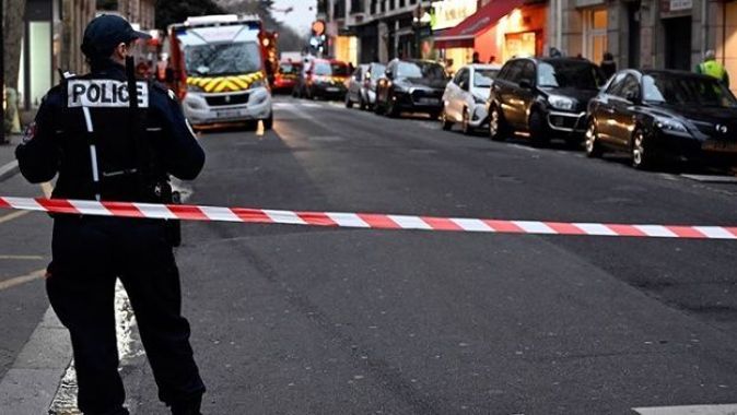 Macron Müslümanlara baskı için bahanesini buldu... Fransa’da bıçaklı saldırı: 3 ölü