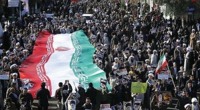 İran’da Azerbaycan’a destek gösterileri başladı