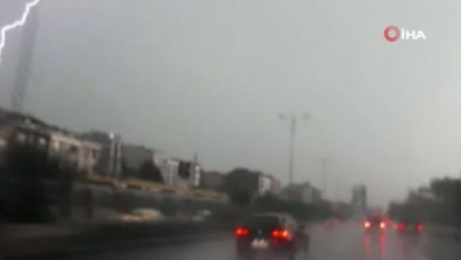 İstanbul’da gök gürültülü sağanak yağış