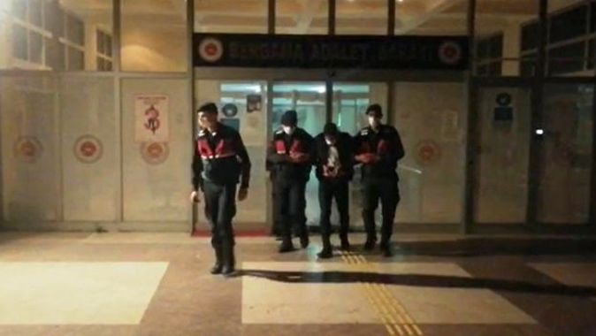 İzmir&#039;de akıl almaz gasp tuzağı: Kadınla buluşacaktı, gaspa uğradı