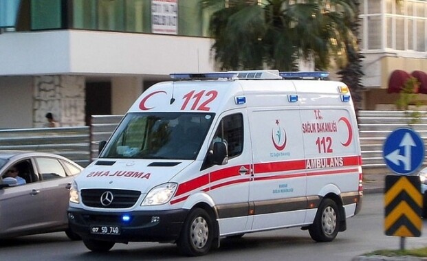 Karaman’da devrilen kamyonun sürücüsü yaralandı