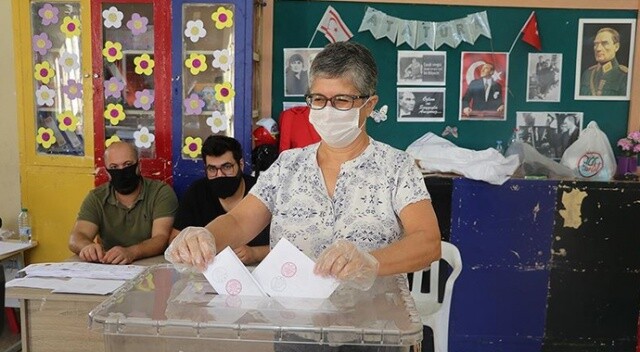 KKTC&#039;de seçim günü! 200 bin Kıbrıs Türkü sandık başında