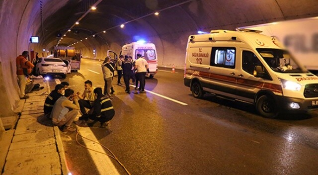 Kuzey Marmara Otoyolu’nda otomobil kablo yüklü kamyonete çarptı: 5 yaralı
