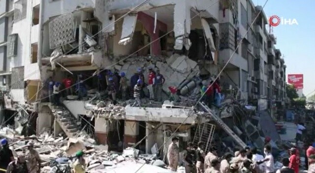 Pakistan’da binada patlama : 5 ölü, 28 yaralı