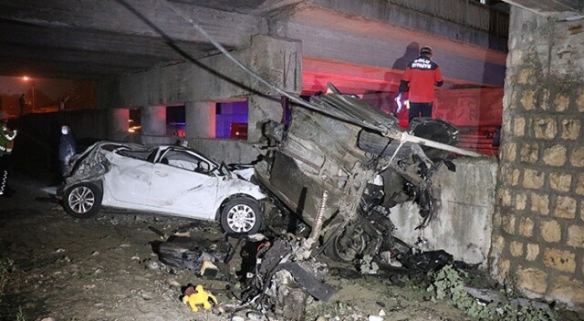 4 metrelik köprüden uçan otomobil sürücüsü hayata tutunamadı