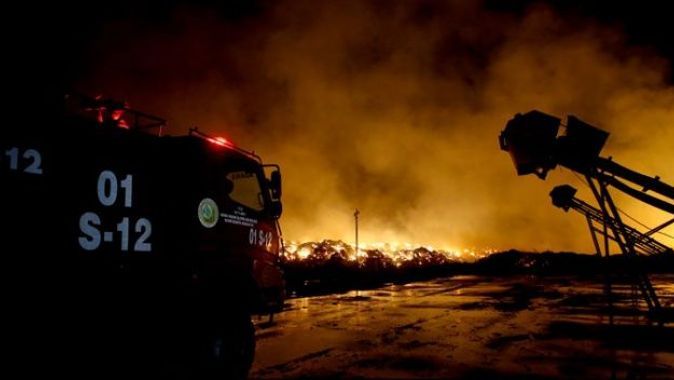 Adana&#039;da enerji tesisinde dün çıkan yangını söndürme çalışmaları sürüyor