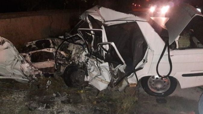 Antalya&#039;da feci kaza: 3 ölü, 2 yaralı
