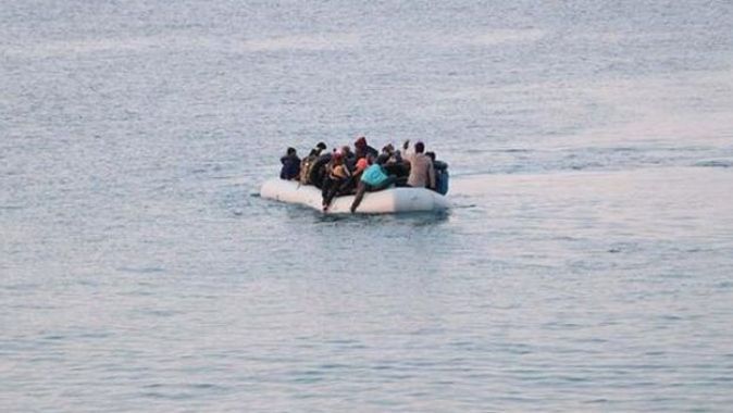 Balıkesir&#039;de denizde mahsur kalan 29 düzensiz göçmen kurtarıldı