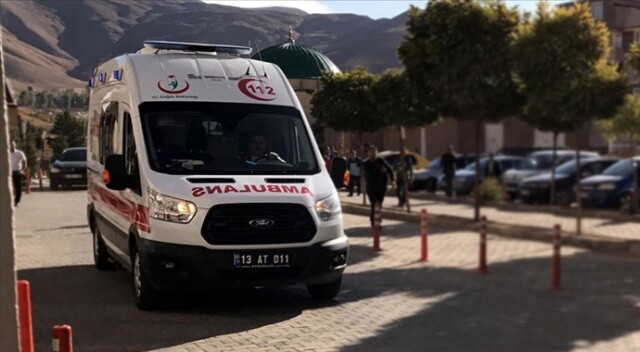 Bitlis&#039;te tır ile yolcu otobüsü çarpıştı: 2 ölü, 12 kişi yaralı
