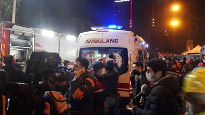 Deprem enkazından 33 saat sonra kurtarılan Ahmet Çitim, kapıyla hayat tutundu