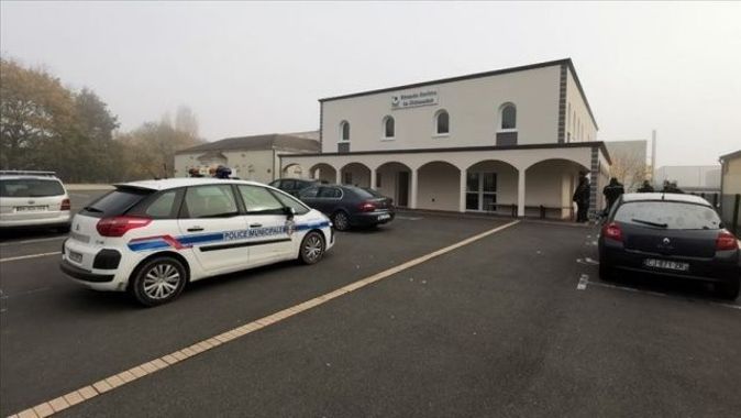 Fransa&#039;da Danıştay Pantin camisinin 6 aylık kapatılma kararını onadı