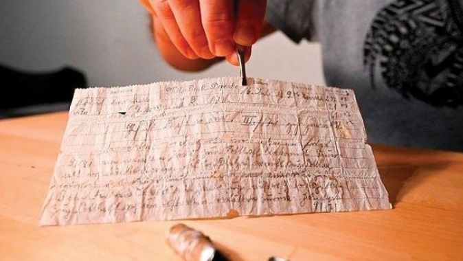 Fransa&#039;da posta güvercinin düşürdüğü 110 yıllık askeri mesaj bulundu