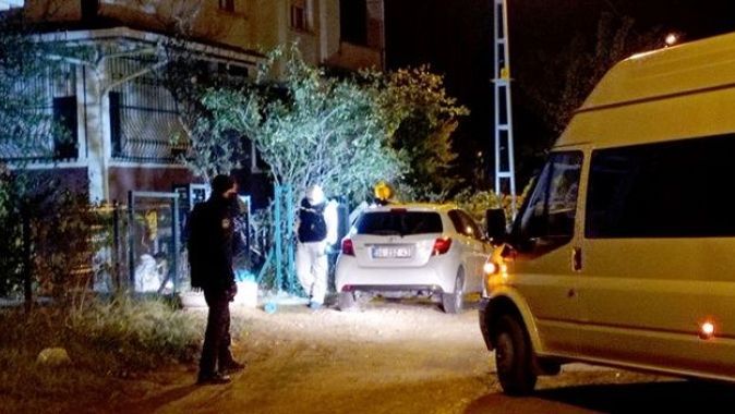 İstanbul Silivri&#039;de eli silahlı şahıs evi bastı: 2 ölü