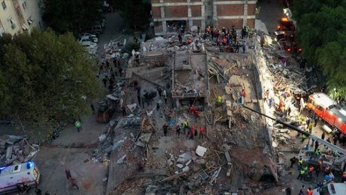 İzmir depremi ile ilgili provokatif paylaşım yapan 12 kişi gözaltına alındı