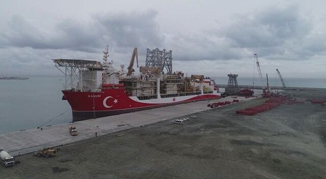 Kanuni Sondaj Gemisi&#039;nin kule platformu Filyos Limanı&#039;nda
