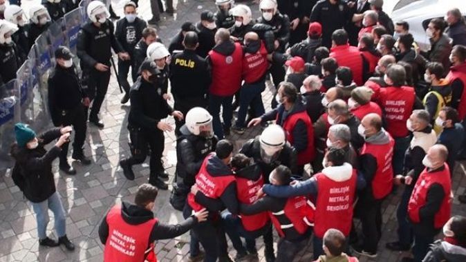 Kocaeli&#039;den Ankara’ya yürümek isteyen işçilere polis müdahalesi: 95 gözaltı