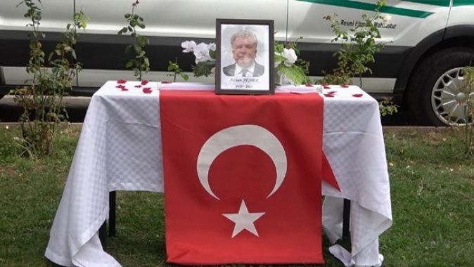 Koronavirüsten hayatını kaybeden Milli Eğitim Müdürü Yardımcısı için tören düzenlendi
