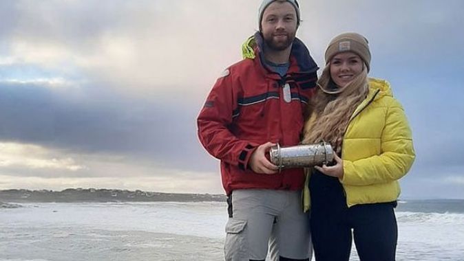 Kuzey Kutbu’nda buzlara gömüldü: Zaman kapsülü 2 sene sonra 4.000 km uzakta İrlanda’da bulundu