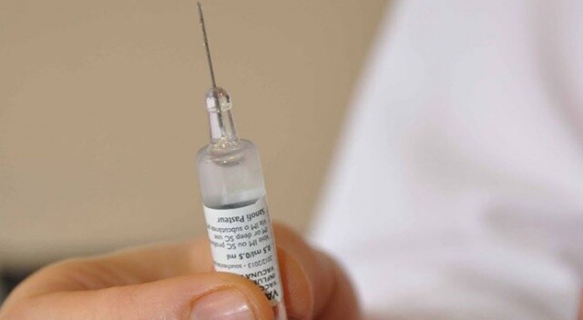 Oxford Üniversitesi, Covid-19 aşısının yüzde 70 etkili olduğunu açıkladı