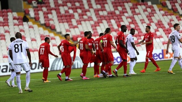 Sivasspor, UEFA Avrupa Ligi&#039;nde Karabağ&#039;ı 2-0 mağlup etti