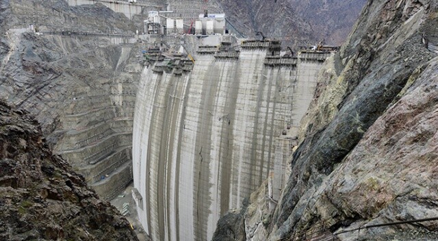 Türkiye&#039;nin en yüksek barajının tamamlanmasına 25 metre kaldı