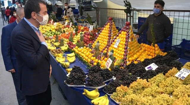 Zeytinburnu’nda akşam pazarı ucuzluğu sabaha çekildi