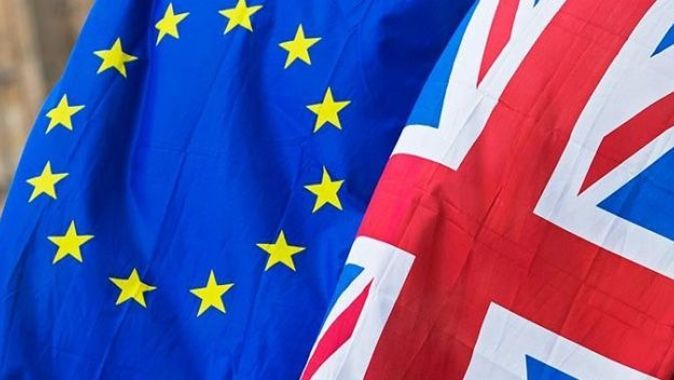 AB ve İngiltere Brexit müzakerelerini sürdürecek