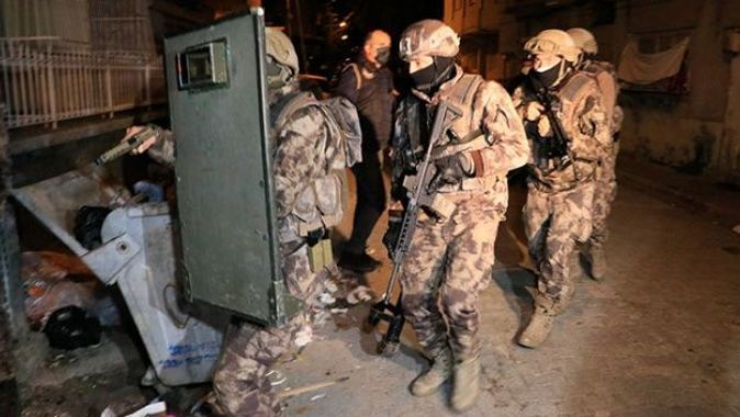 Adana&#039;da DEAŞ operasyonu: 3 gözaltı