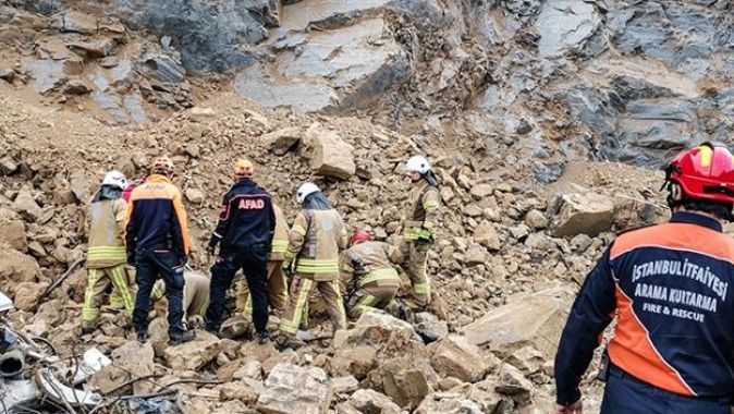 Arnavutköy&#039;de taş ocağında göçük meydana geldi: 2 ölü
