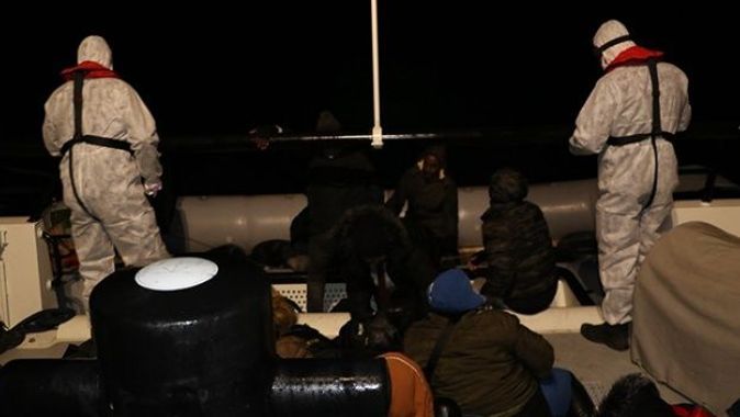 Balıkesir açıklarında 34 düzensiz göçmen kurtarıldı