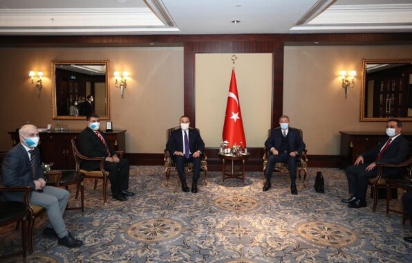 Çavuşoğlu ve Akar, Ukrayna&#039;daki Ahıskalı Türklerle bir araya geldi