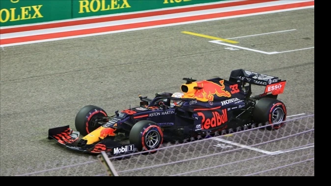 Formula 1&#039;de sezonun son yarışını Max Verstappen kazandı