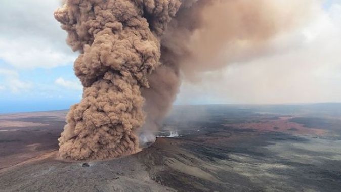 Hawaii&#039;deki Kilauea Yanardağı faaliyete geçti