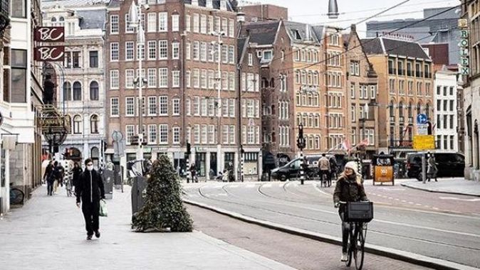 Hollanda’da 19 Ocak’a kadar karantina ilan edildi
