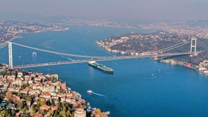 İstanbul Boğazı&#039;nda gemi geçişleri çift yönlü askıya alındı