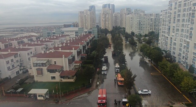 İzmir&#039;de sel sularına kapılarak kaybolan iki kişinin cansız bedenlerine ulaşıldı
