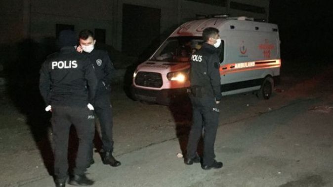 İzmir&#039;de husumetli iki komşu arasında silahlı kavga: 1 ölü