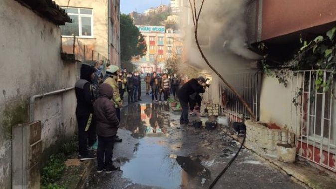 Aliybeyköy’de yangın paniği: Biri bebek 2 kişi dumandan etkilendi