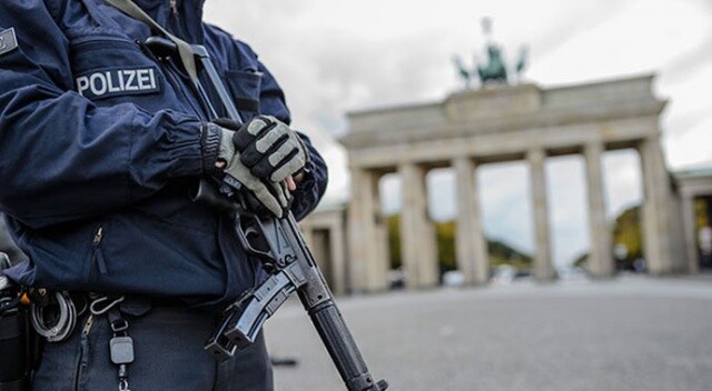 Almanya&#039;da 37 noktada kara para aklama operasyonu: 8 gözaltı