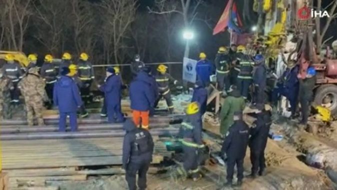 Çin’de altın madenindeki patlamada 22 madenci mahsur kaldı