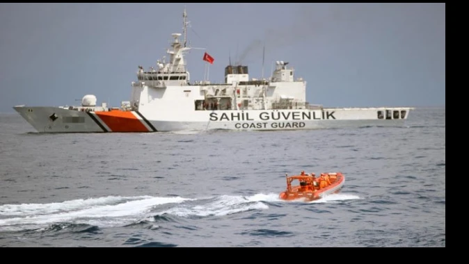 Datça açıklarında tekne battı: Bir kişi kayıp