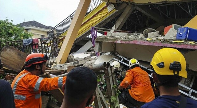 Endonezya&#039;daki depremde ölü sayısı 81&#039;e yükseldi