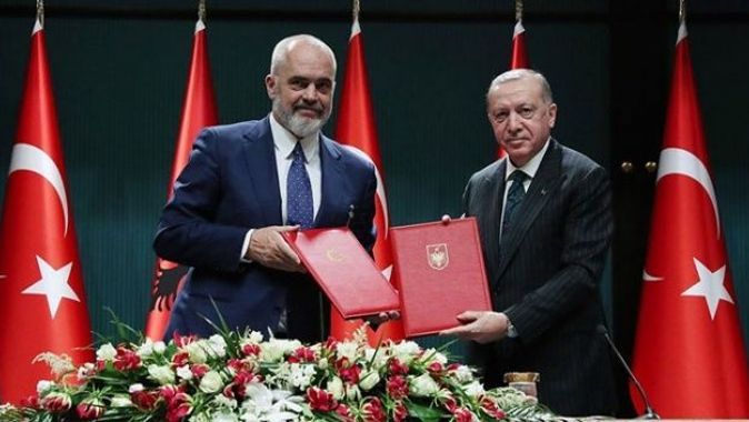 Erdoğan: FETÖ&#039;nün Türkiye-Arnavutluk ilişkilerini zehirlemesine izin vermeyeceğiz