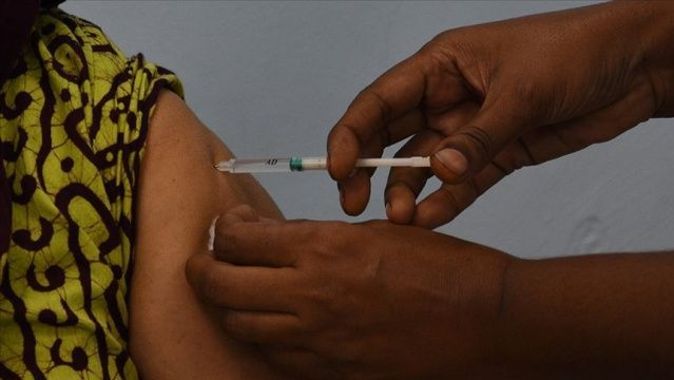 Hindistan&#039;da Kovid-19 aşısı kampanyasında 447 kişide yan etki görüldü