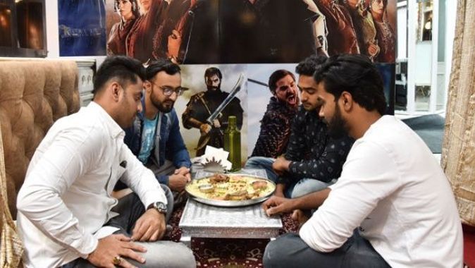 Hintli Müslüman girişimci restoranının ismini Ertuğrul Gazi yaptı
