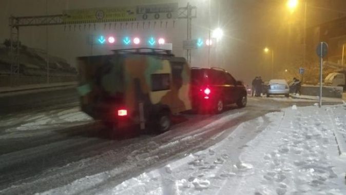 İstanbul&#039;da kar sonrası oluşan sis sürücülere zor anlar yaşattı