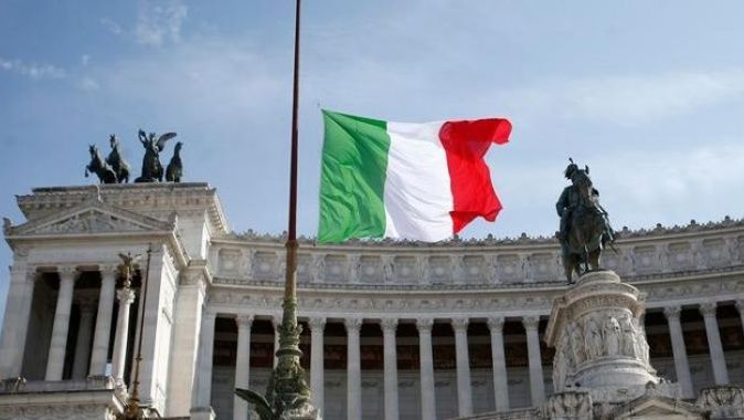 İtalya&#039;da Koalisyon hükümetinin ortaklarından Italia Viva partisinin lideri Renzi hükümetten çekildi