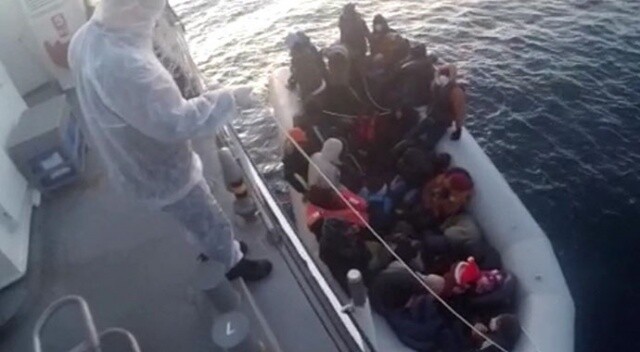 İzmir&#039;de 32 göçmen kurtarıldı