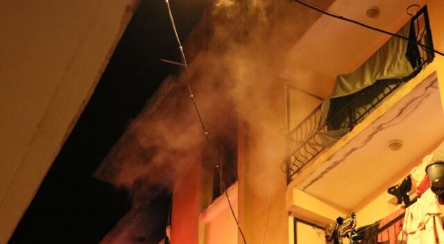 İzmir&#039;de 4 kişinin yaşadığı evde korkutan yangın