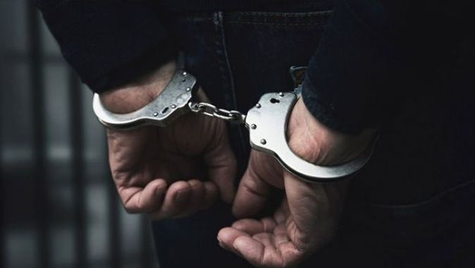 İzmir merkezli terör operasyonunda 5 tutuklama